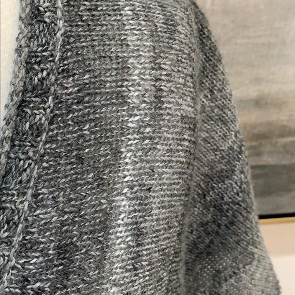 Sweater - Picture 3 of 7
